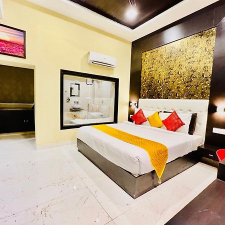 Hotel Grand Bhagwat, Udaipur Ngoại thất bức ảnh