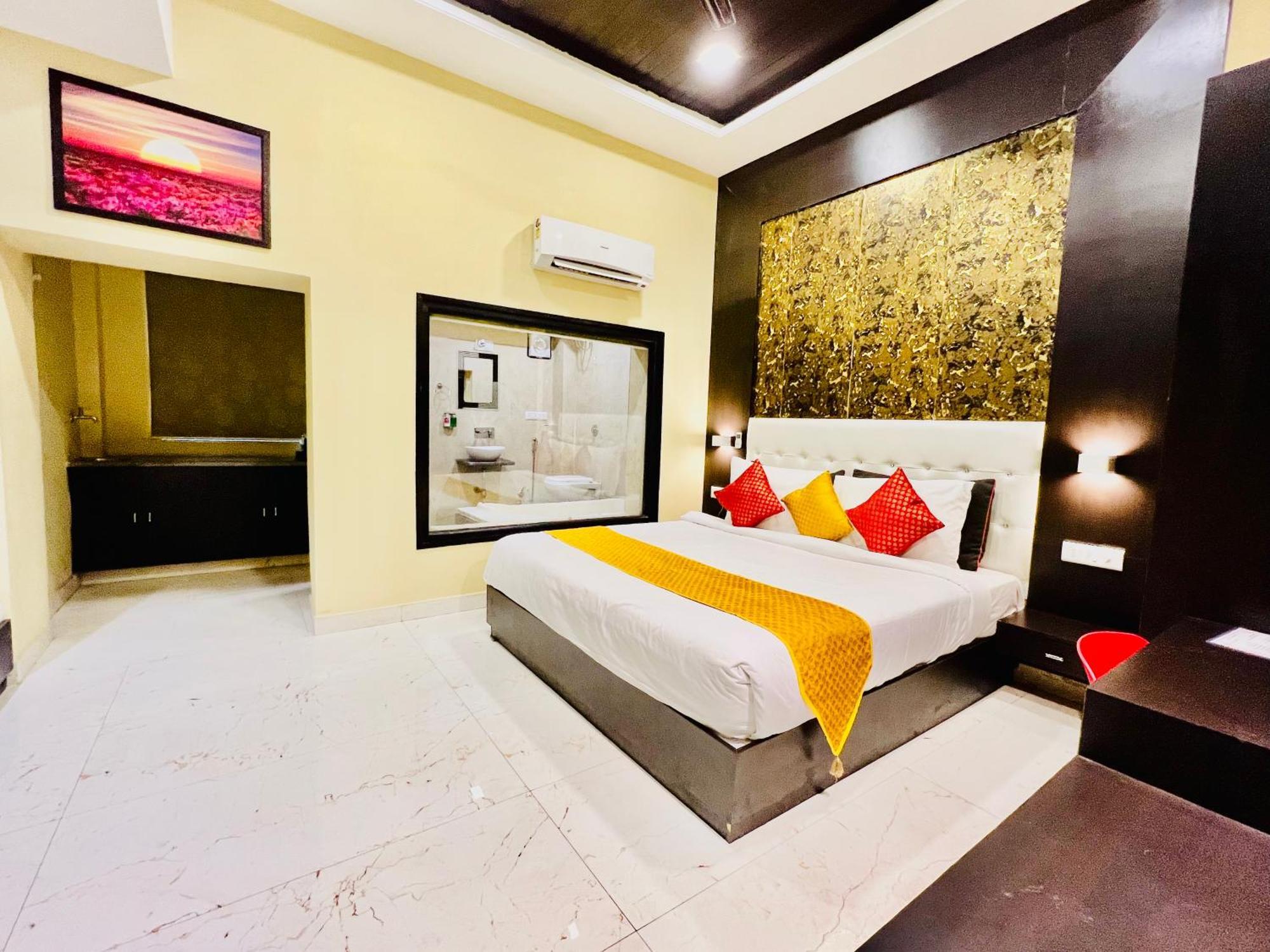 Hotel Grand Bhagwat, Udaipur Ngoại thất bức ảnh