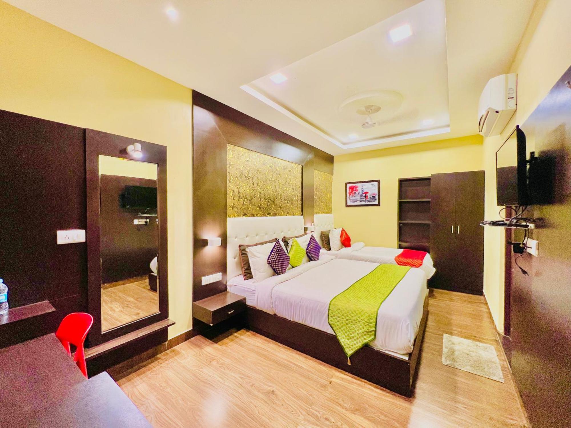Hotel Grand Bhagwat, Udaipur Ngoại thất bức ảnh