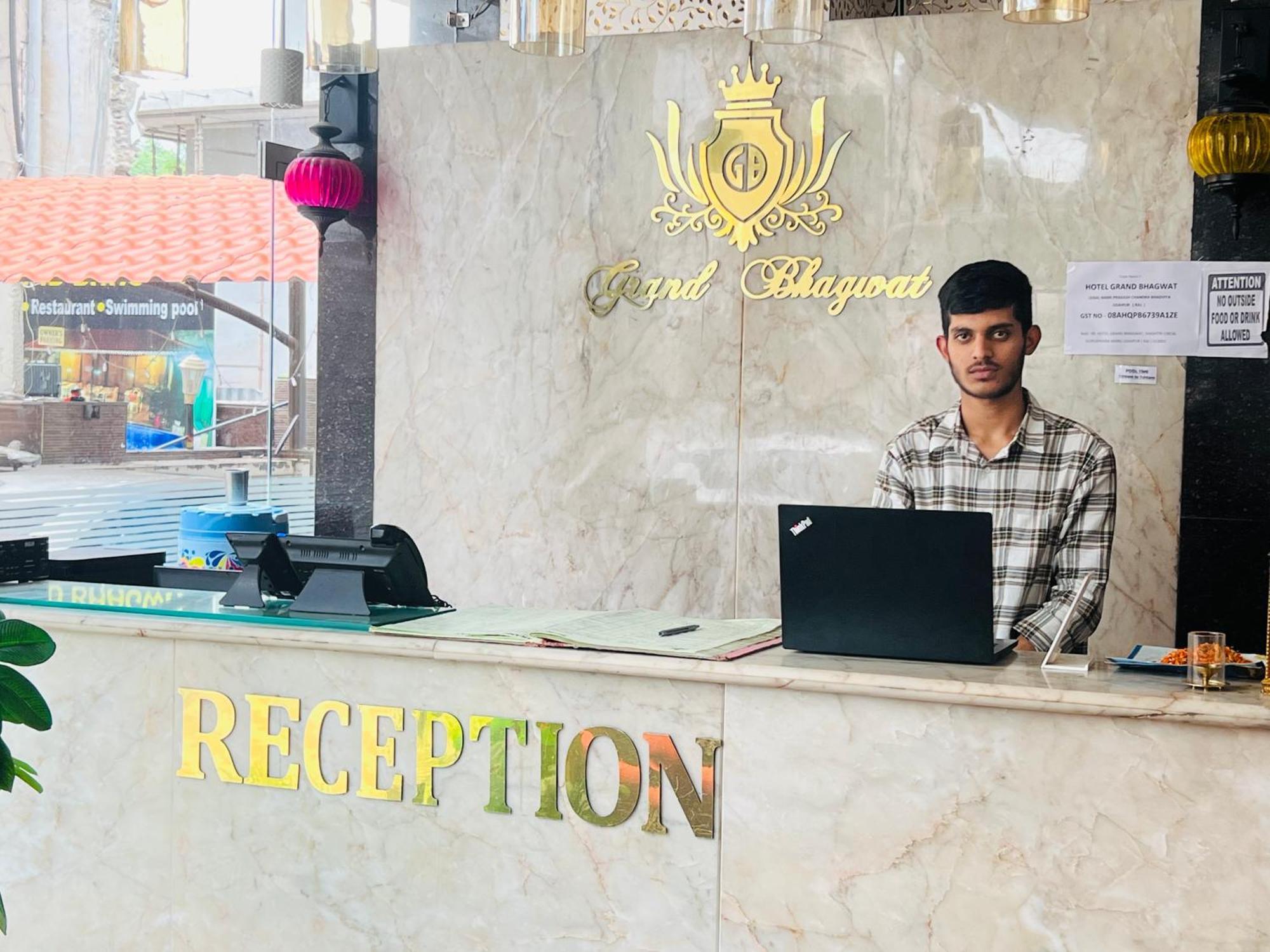Hotel Grand Bhagwat, Udaipur Ngoại thất bức ảnh