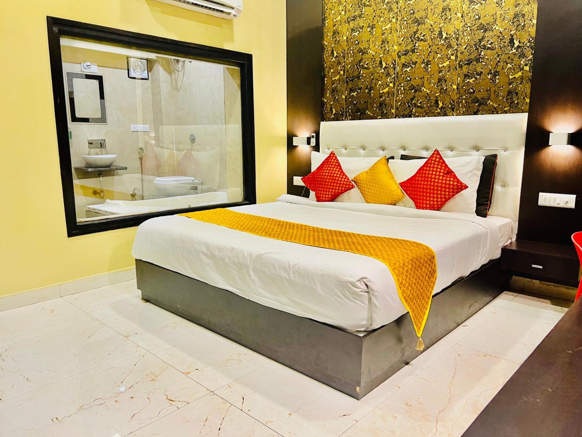 Hotel Grand Bhagwat, Udaipur Ngoại thất bức ảnh