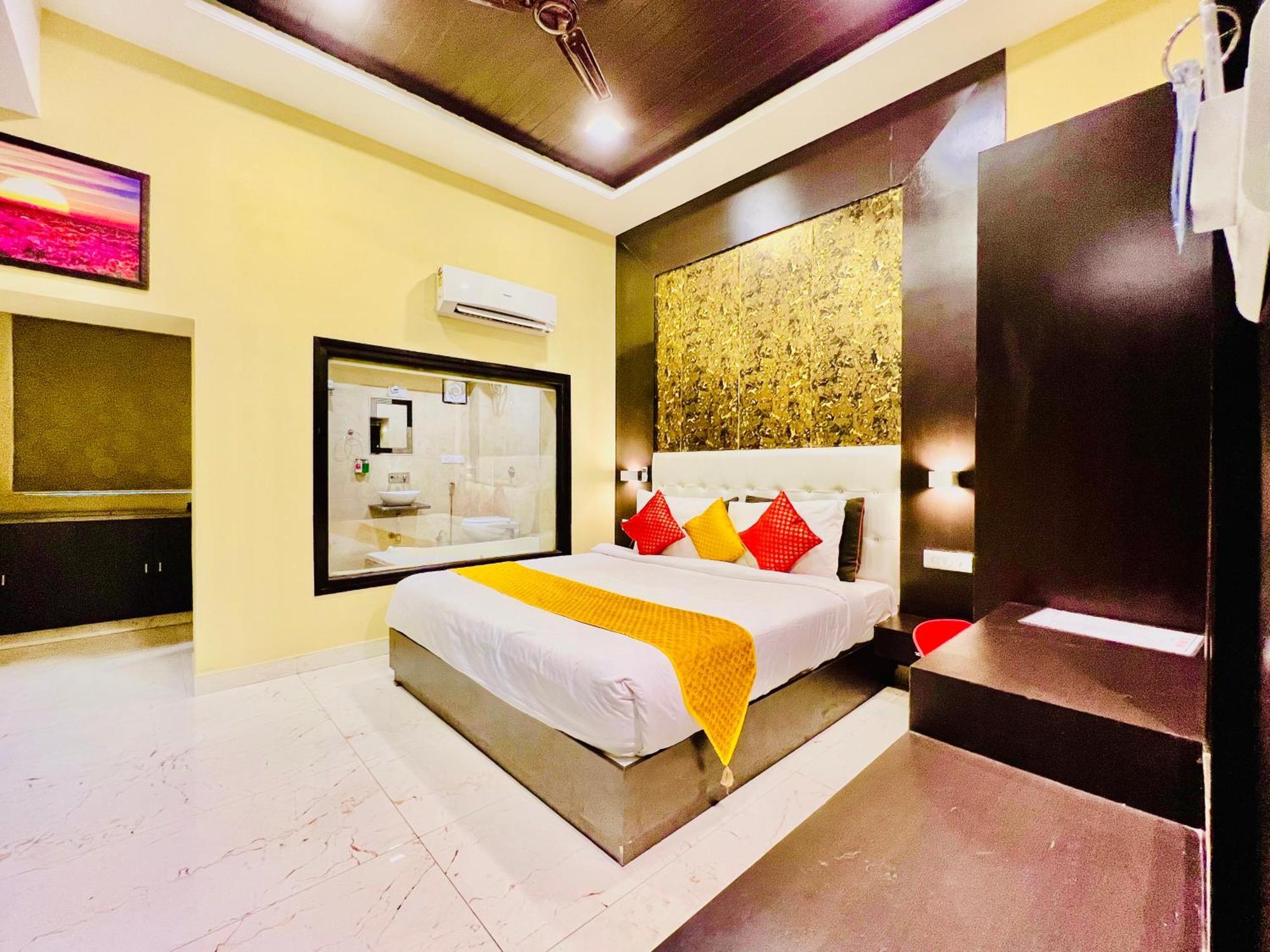Hotel Grand Bhagwat, Udaipur Ngoại thất bức ảnh