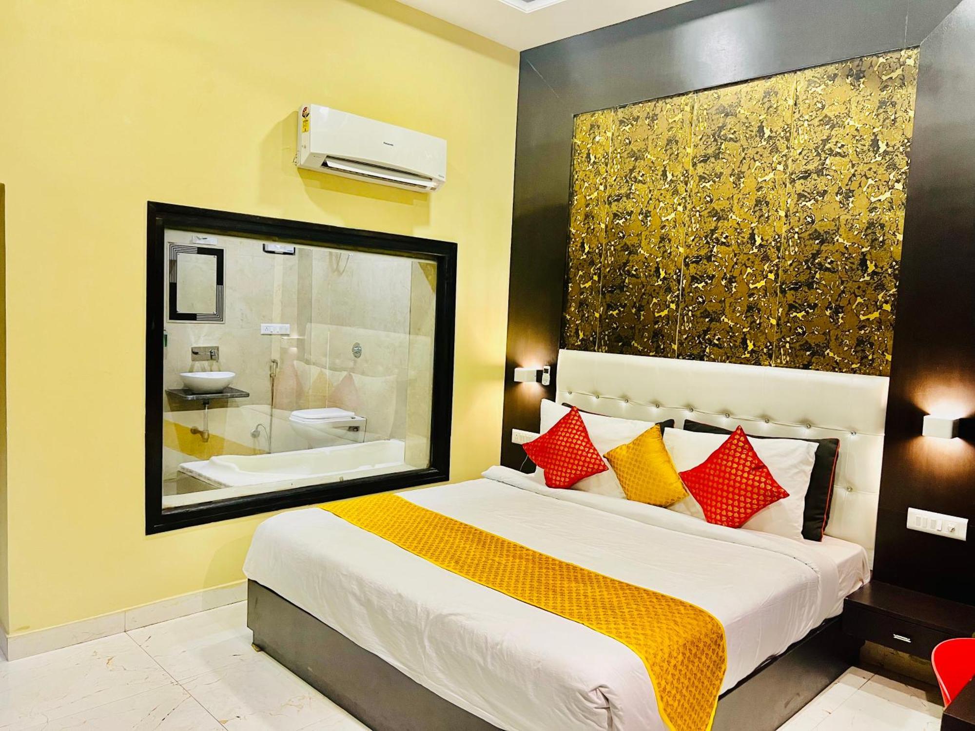 Hotel Grand Bhagwat, Udaipur Ngoại thất bức ảnh