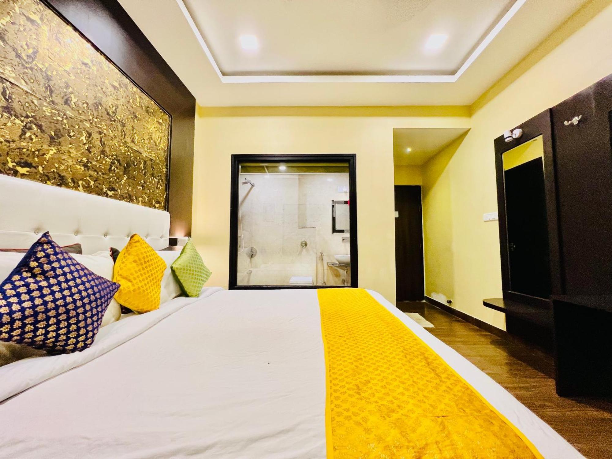 Hotel Grand Bhagwat, Udaipur Ngoại thất bức ảnh