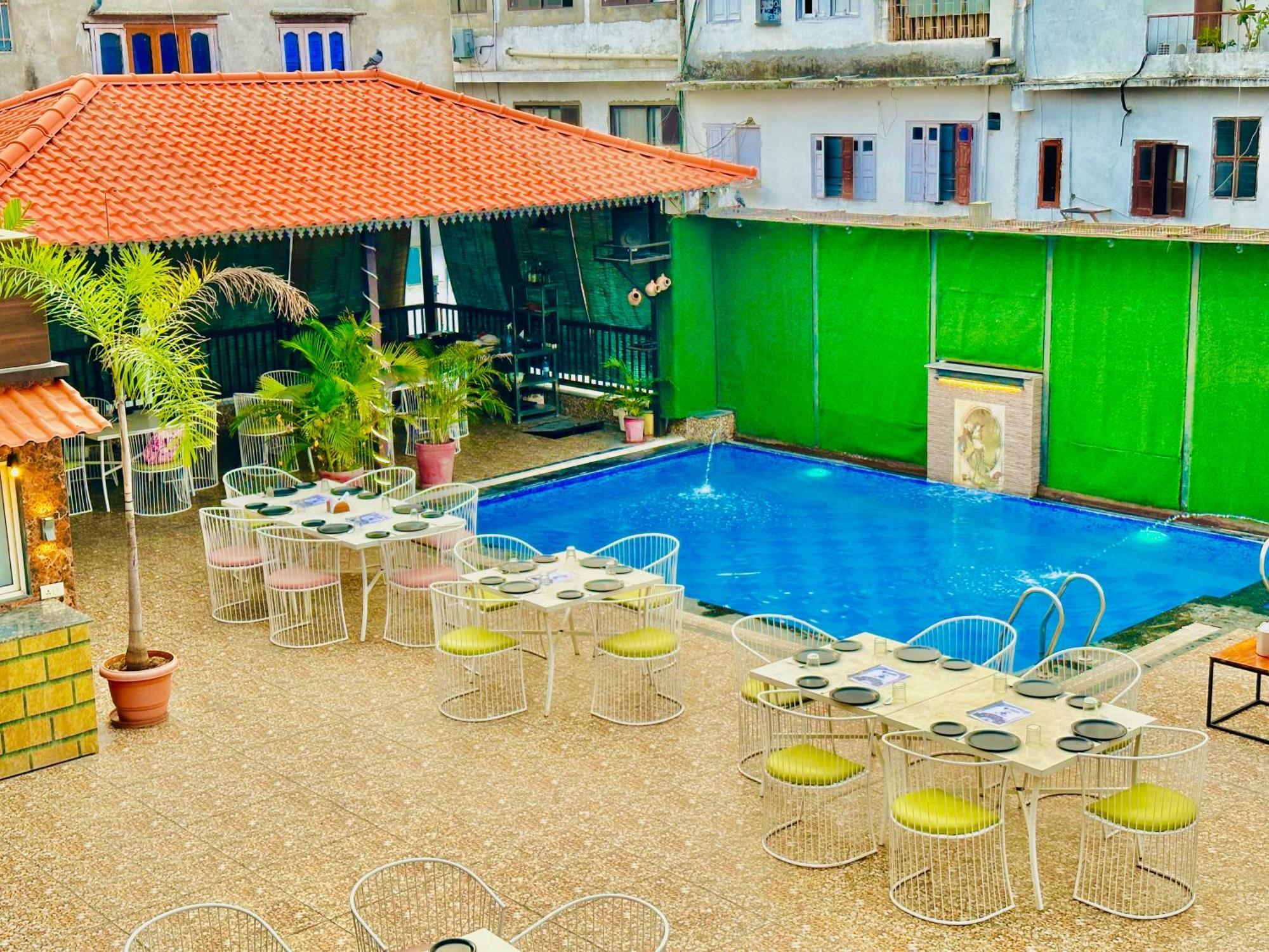 Hotel Grand Bhagwat, Udaipur Ngoại thất bức ảnh