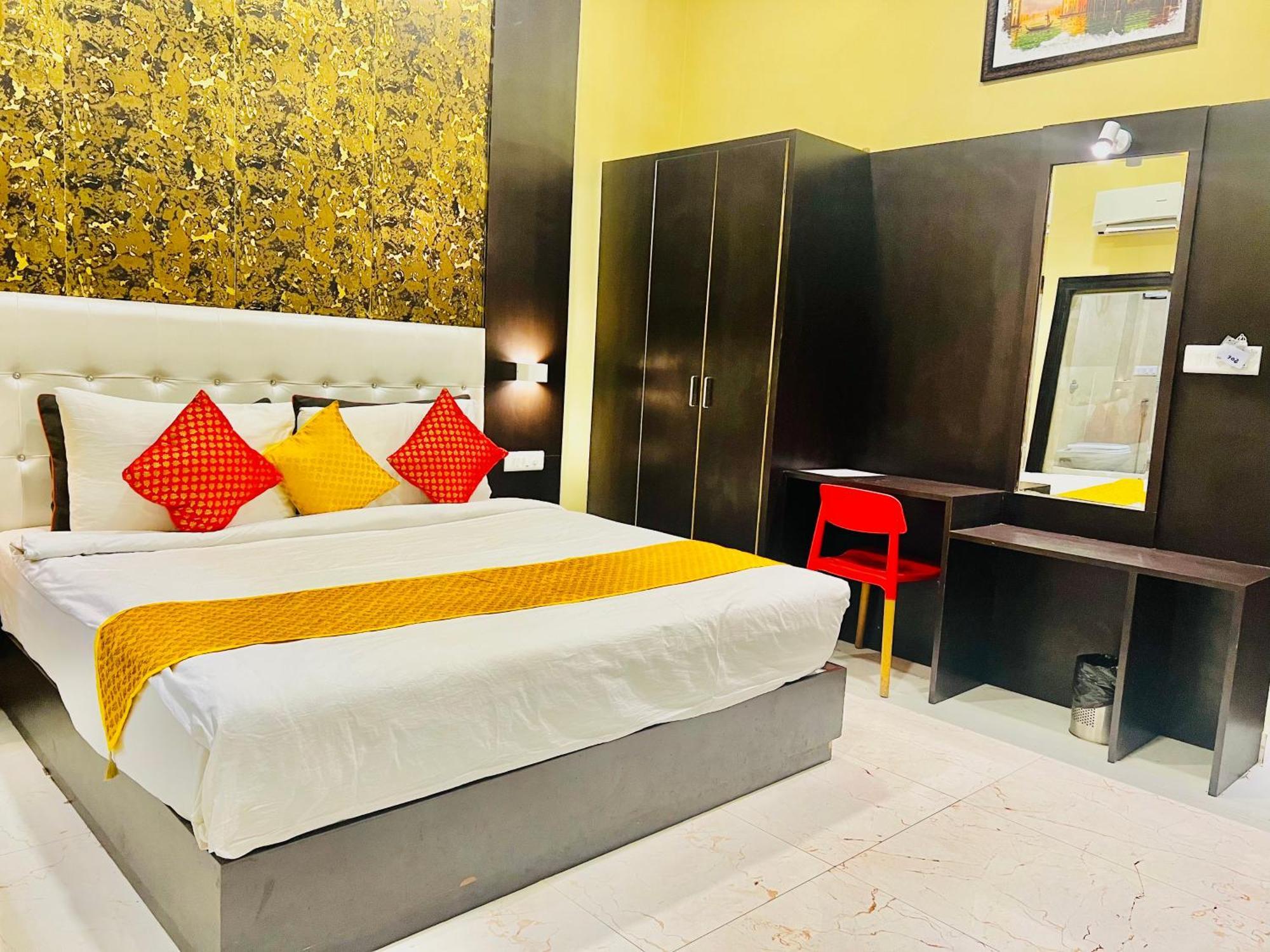 Hotel Grand Bhagwat, Udaipur Ngoại thất bức ảnh