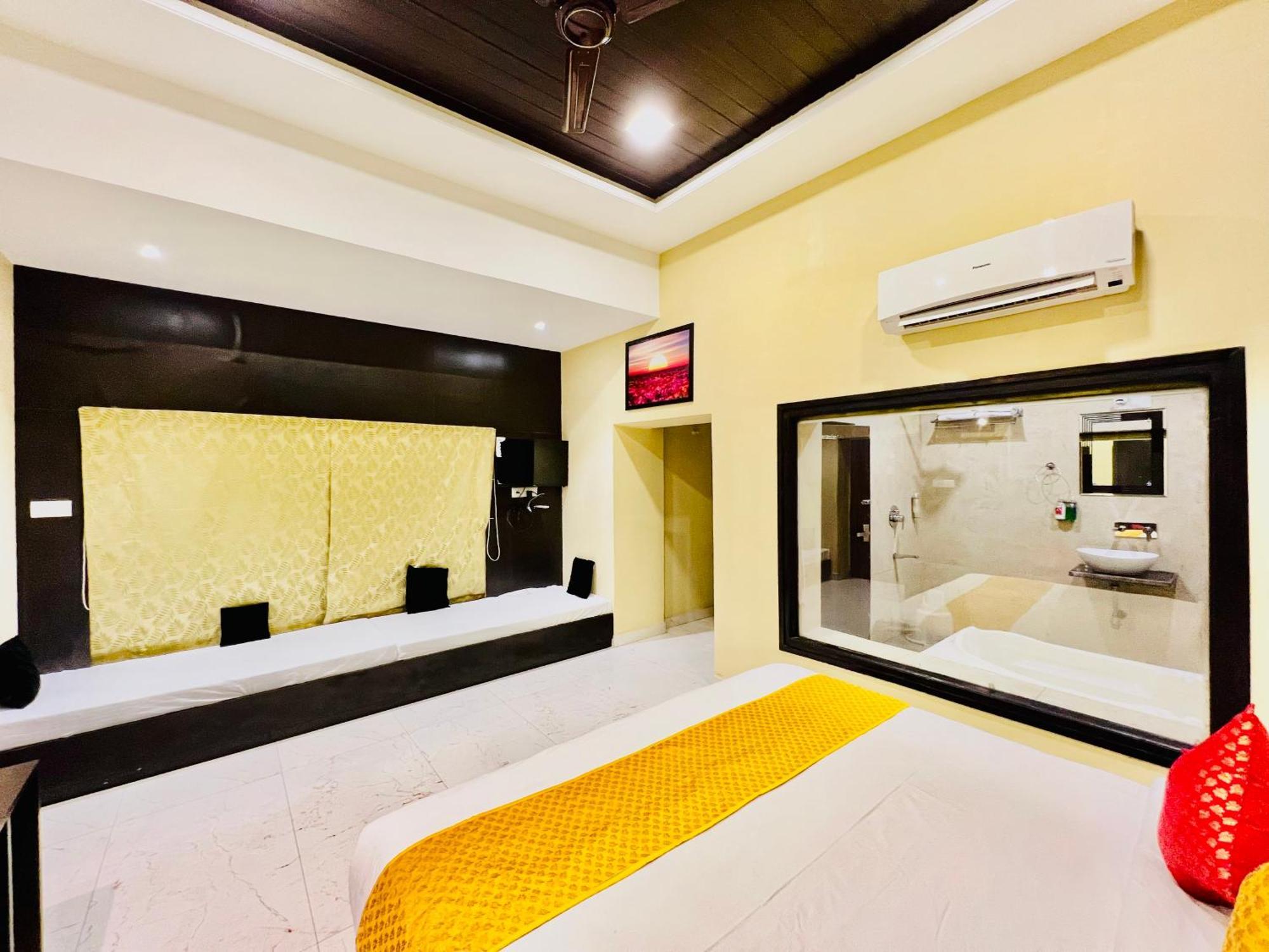 Hotel Grand Bhagwat, Udaipur Ngoại thất bức ảnh