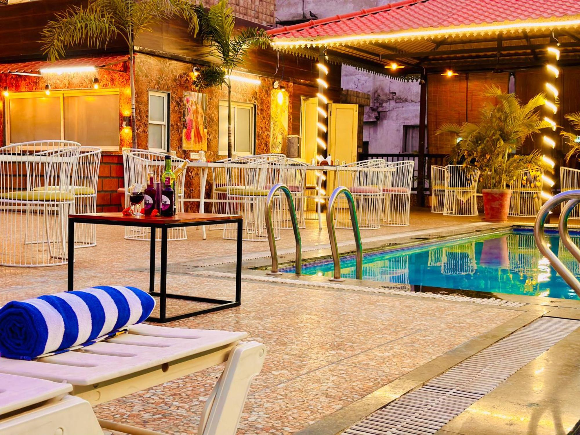 Hotel Grand Bhagwat, Udaipur Ngoại thất bức ảnh