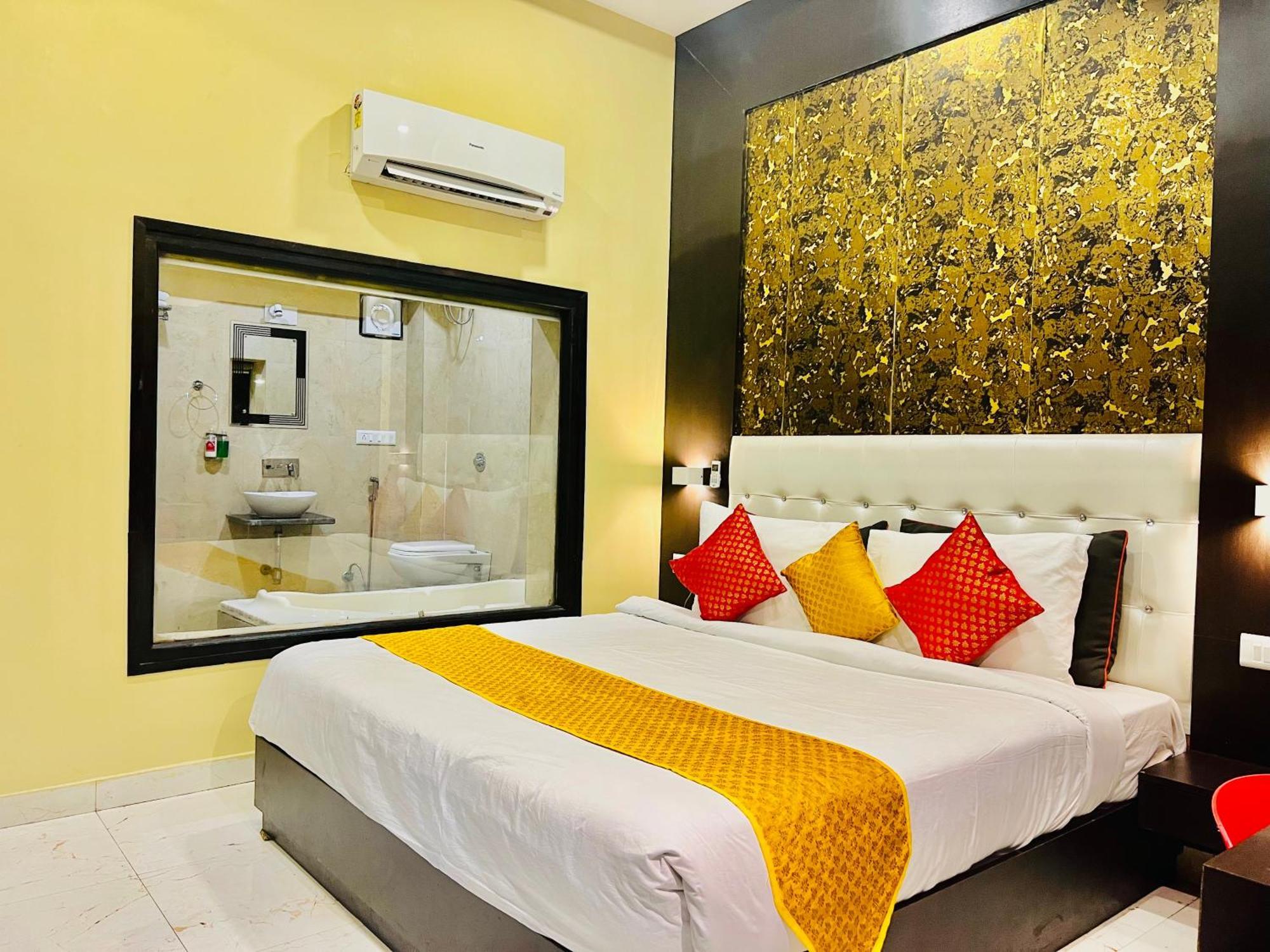 Hotel Grand Bhagwat, Udaipur Ngoại thất bức ảnh