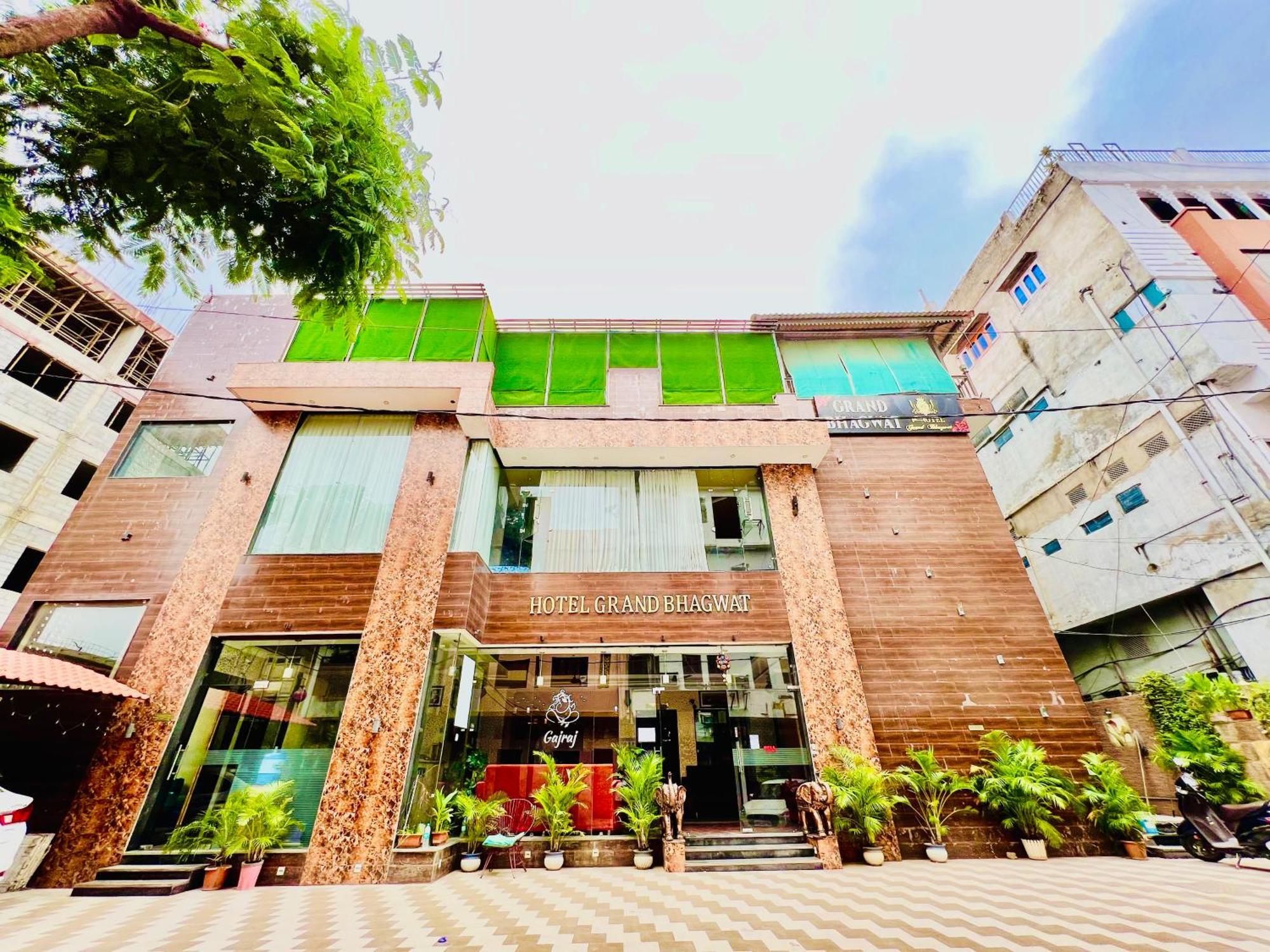Hotel Grand Bhagwat, Udaipur Ngoại thất bức ảnh