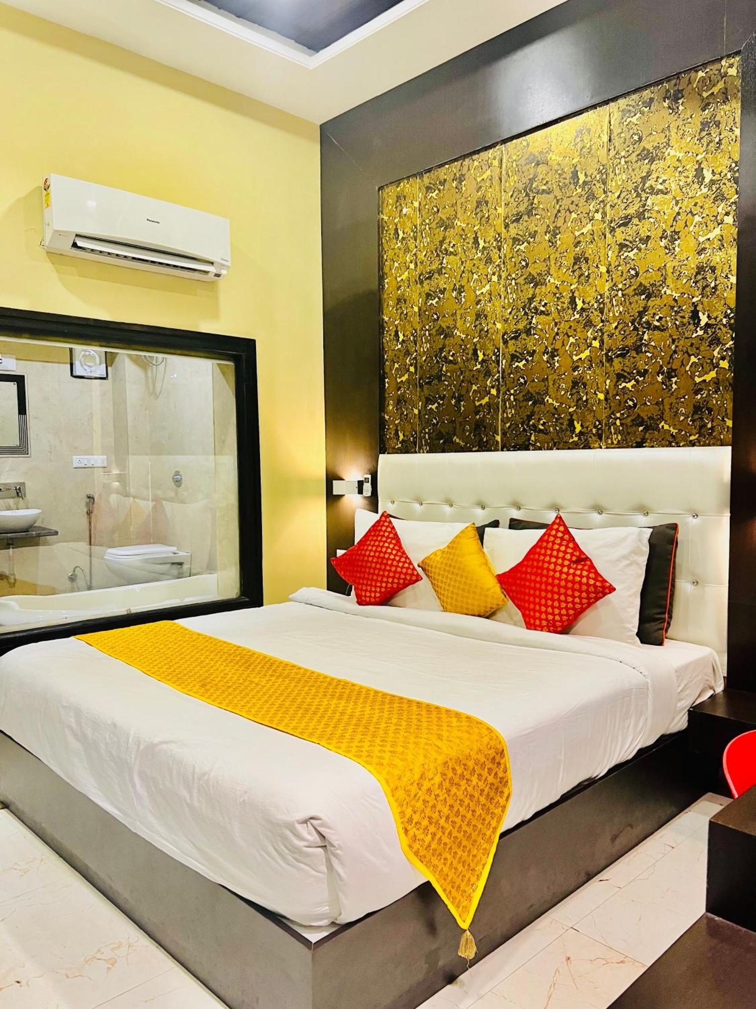 Hotel Grand Bhagwat, Udaipur Ngoại thất bức ảnh